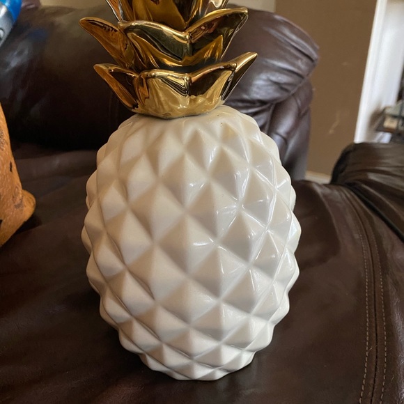 Home Decore accessory pineapple centerpieces - Picture 3 of 3